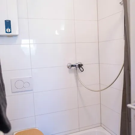 شقة 223 Gemuetliche Dachgeschosswhg Im Herzen